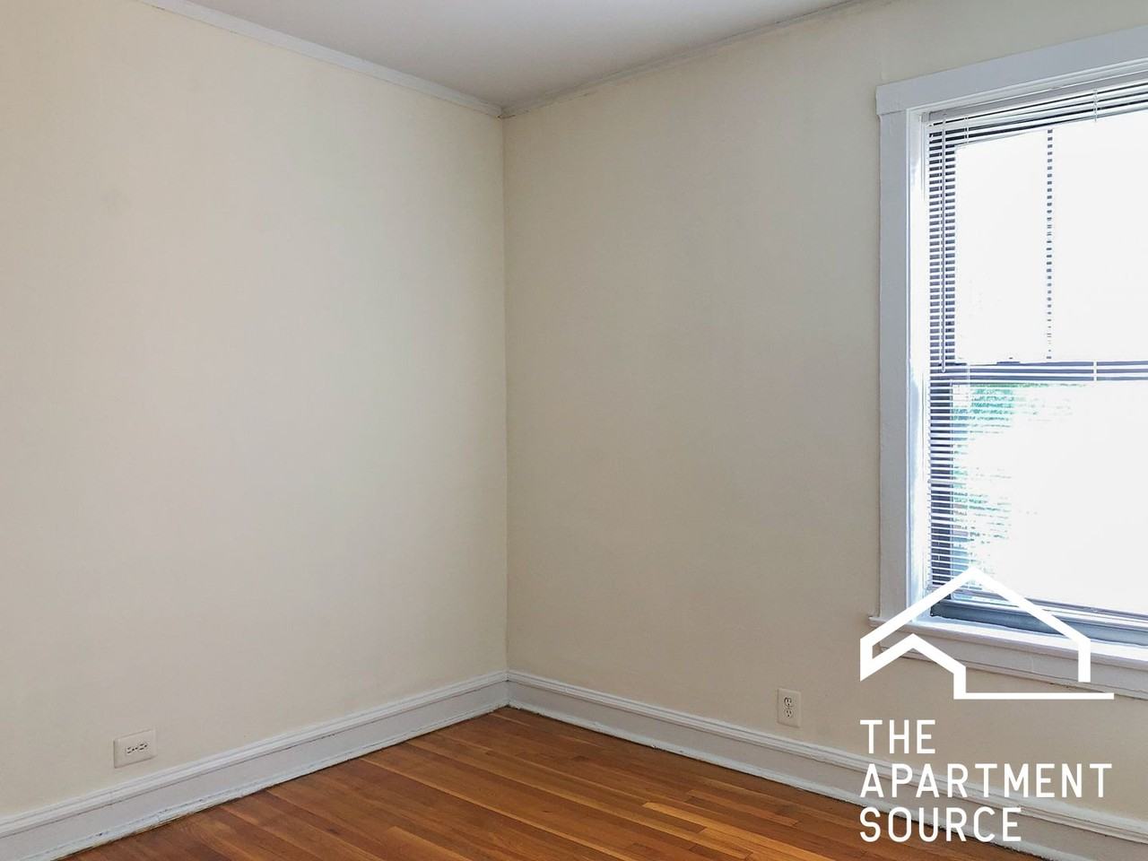 3933 N Keeler Ave #2E - Photo 4 of 11