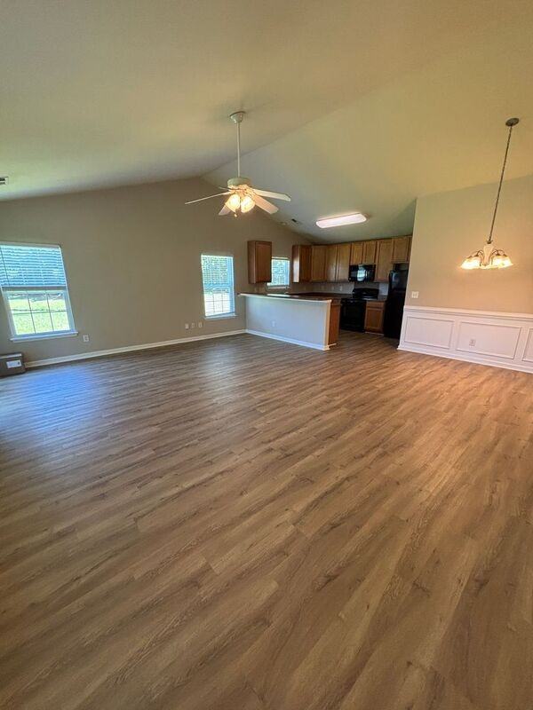 504 Savannah River Dr - Photo 3 of 32