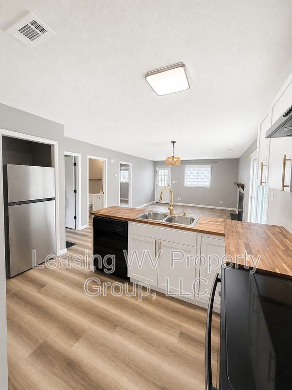 203 Poplar Fork Rd #D - Photo 3 of 8