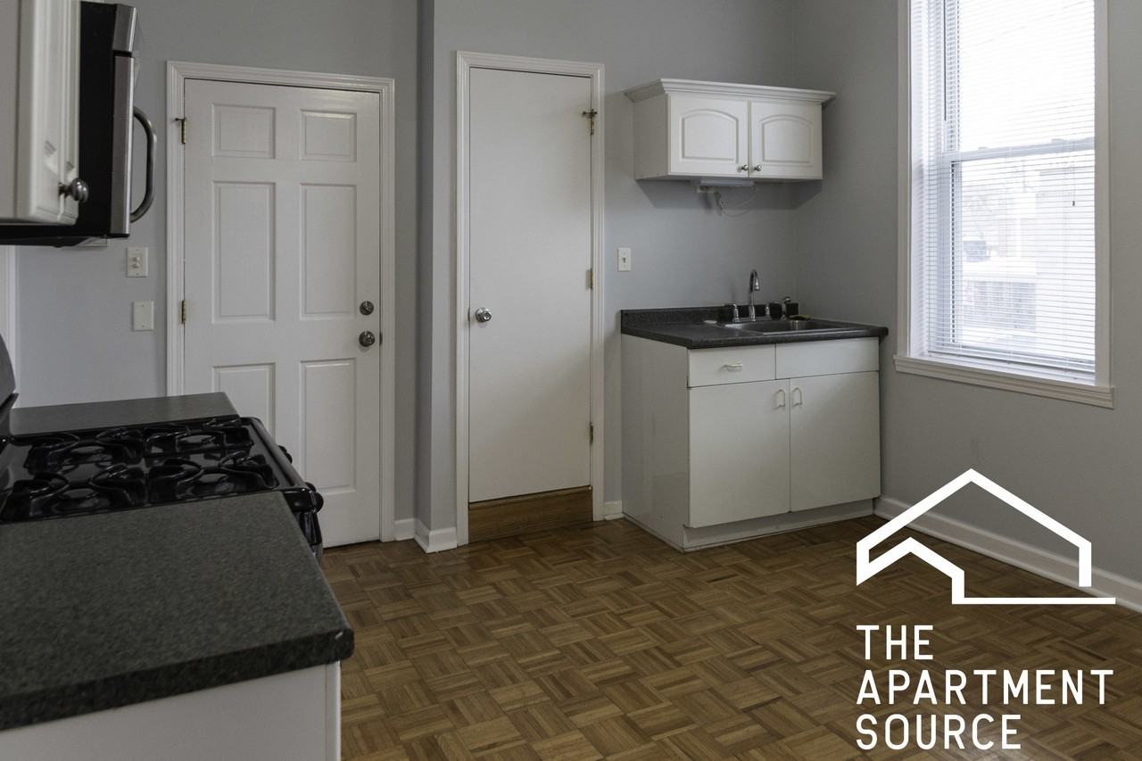 2215 W Wellington Ave #1R - Photo 4 of 23