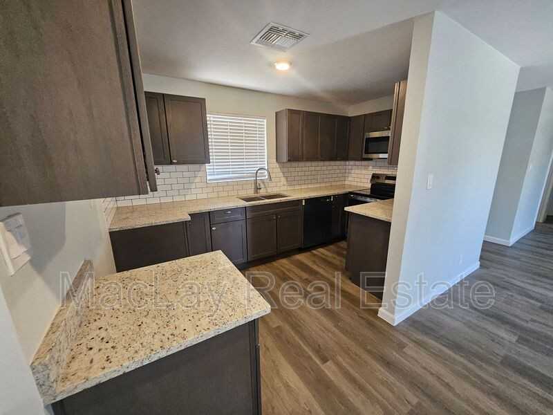 524 W 3rd Pl - Photo 3 of 22