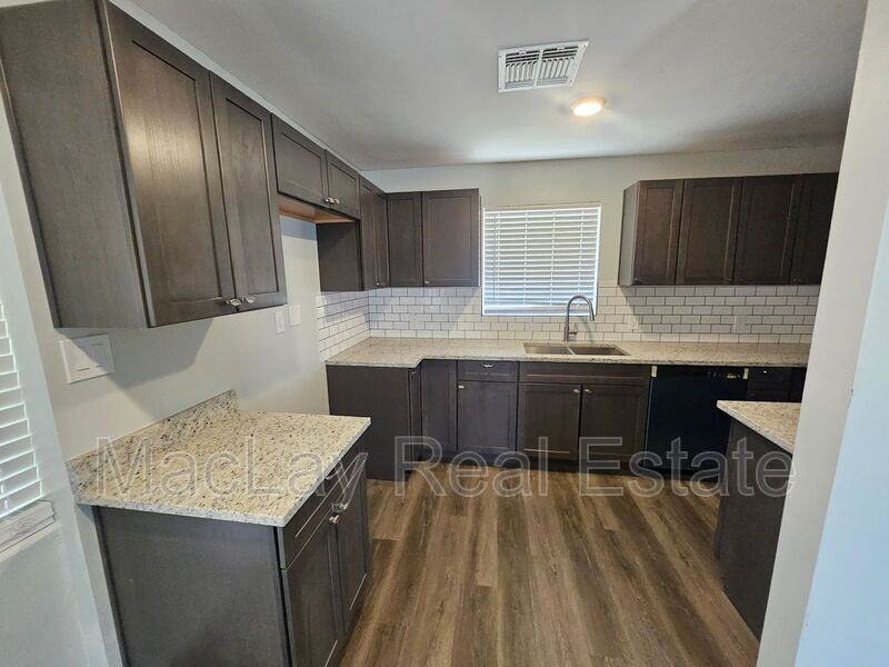 524 W 3rd Pl - Photo 4 of 22