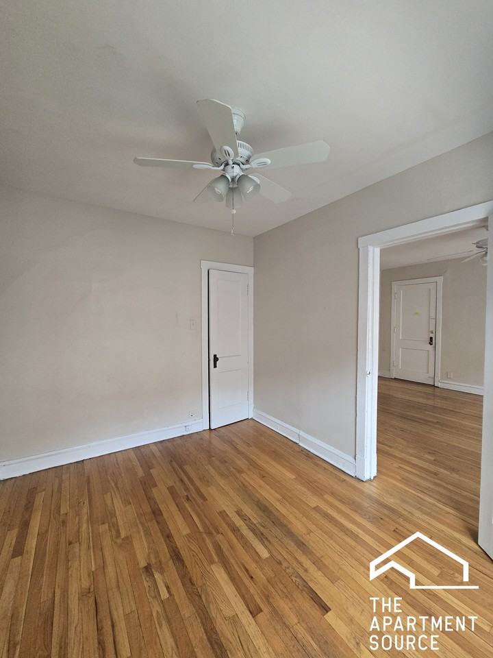 2348 W Touhy Ave #2H - Photo 3 of 6