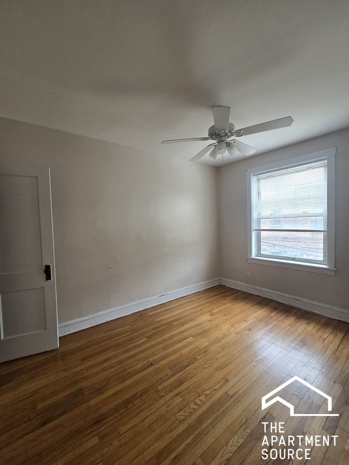 2348 W Touhy Ave #2H - Photo 5 of 6