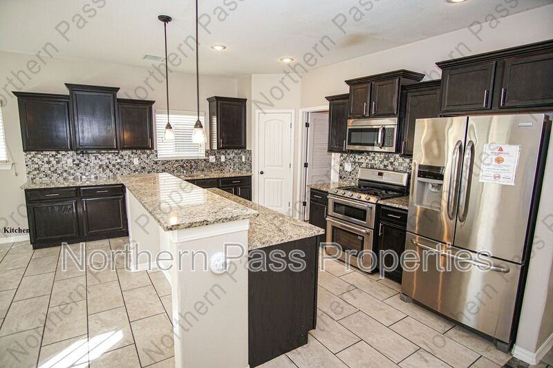 13482 Bradford St - Photo 6 of 36