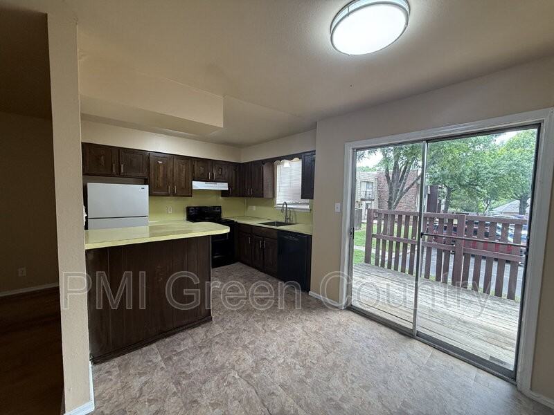 4334 E 67th St - Photo 4 of 12