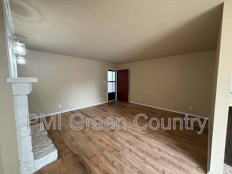 4334 E 67th St - Photo 6 of 12