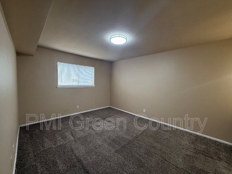 4334 E 67th St - Photo 7 of 12