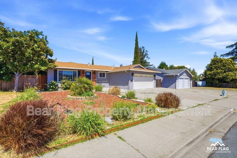 1312 Mission Dr - Photo 2 of 34