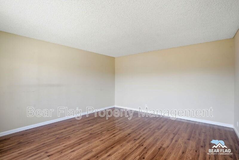 1312 Mission Dr - Photo 4 of 34