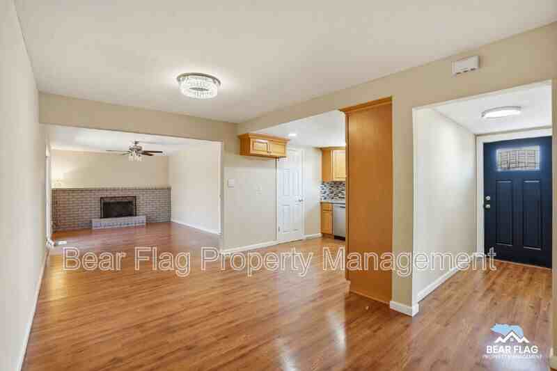 1312 Mission Dr - Photo 7 of 34