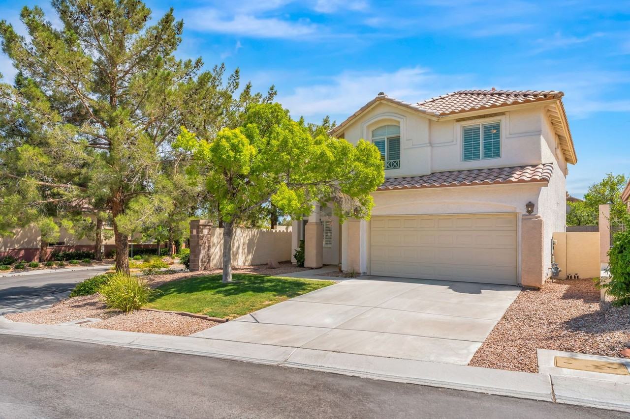 10401 Horseback Ridge Ave - Photo 2 of 25