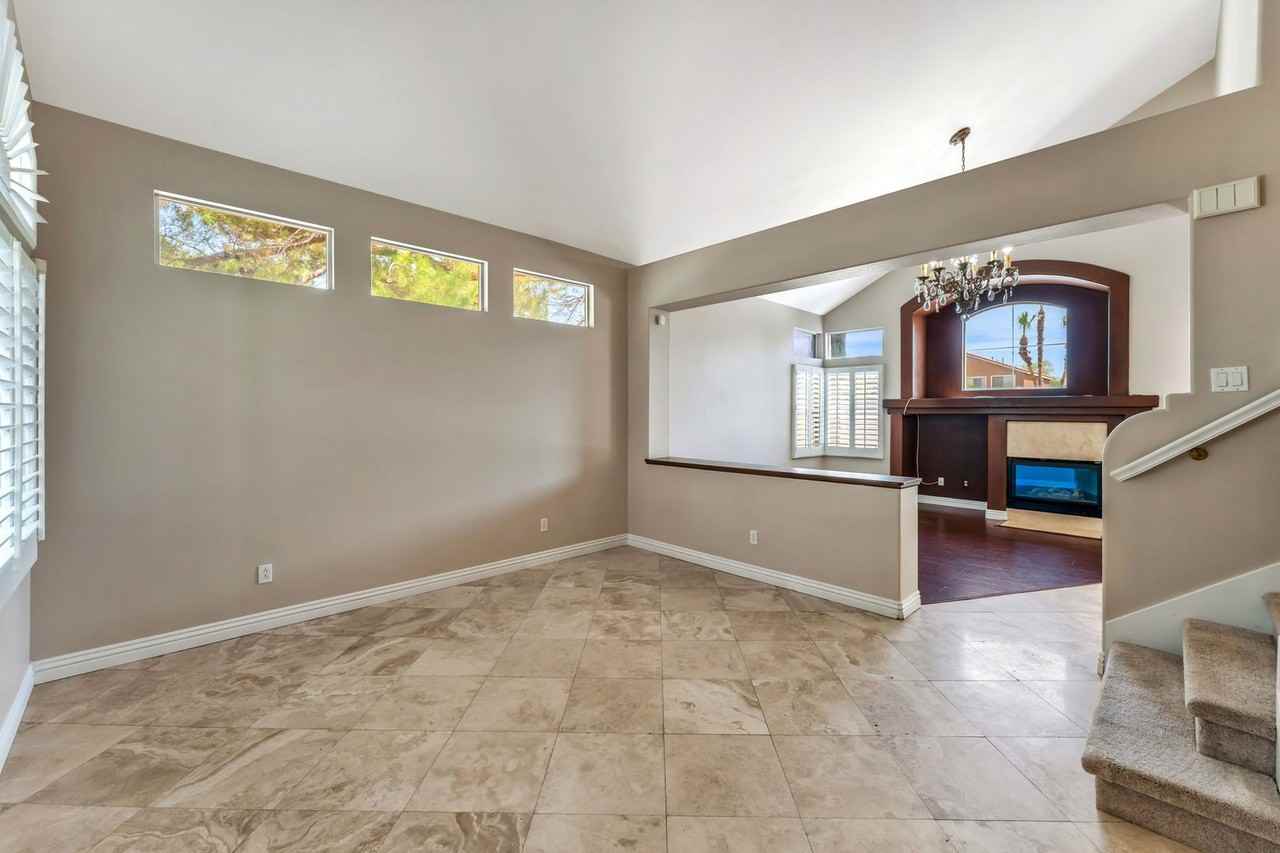 10401 Horseback Ridge Ave - Photo 3 of 25