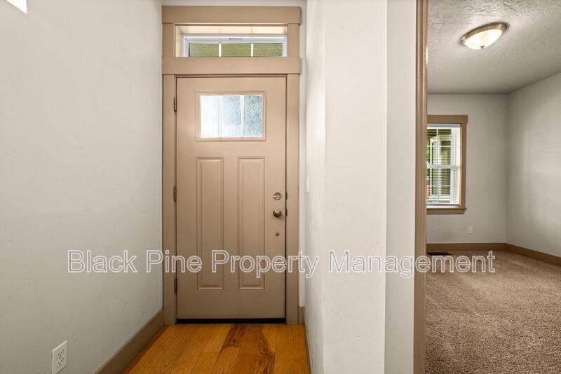 909 N 31st St - Photo 4 of 38