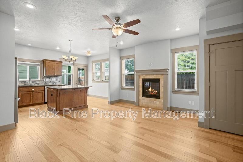 909 N 31st St - Photo 5 of 38