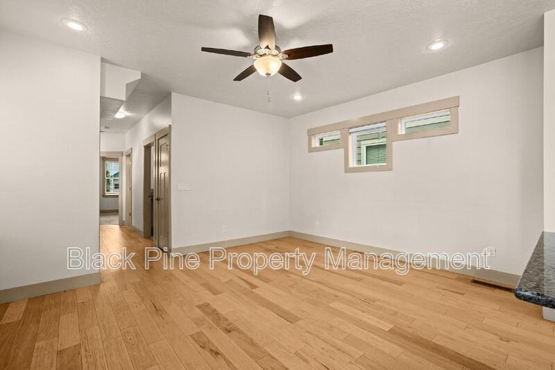909 N 31st St - Photo 6 of 38