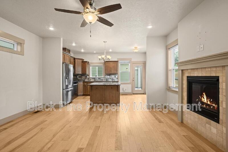 909 N 31st St - Photo 7 of 38