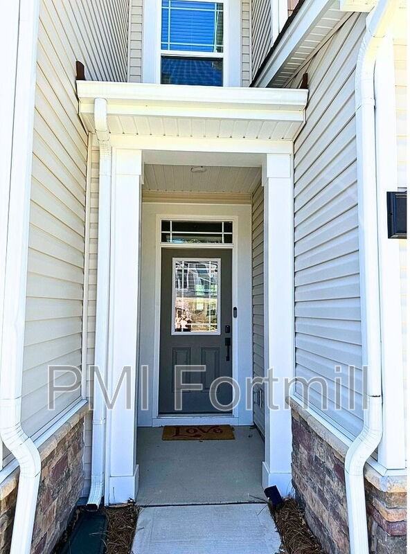 8027 Overmeadow Ln - Photo 3 of 17