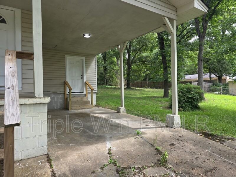 602 J K St - Photo 4 of 38