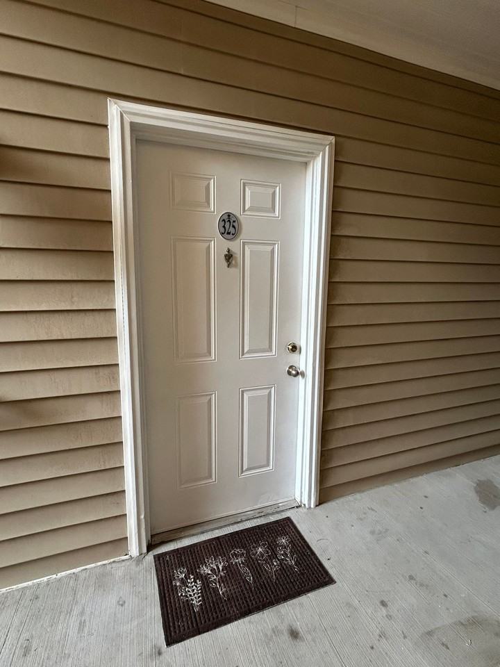 300 Gateway Condos Dr - Photo 3 of 50