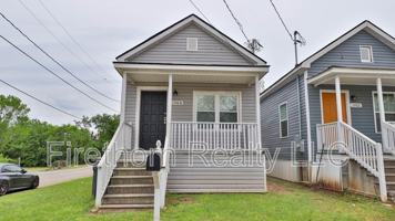 featured image of 1400 Maple St