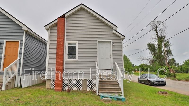 1400 Maple St - Photo 5 of 32