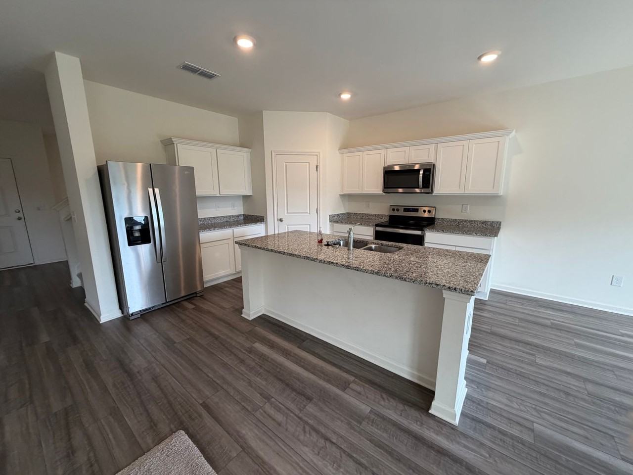 303 Hyde Park - Photo 6 of 23