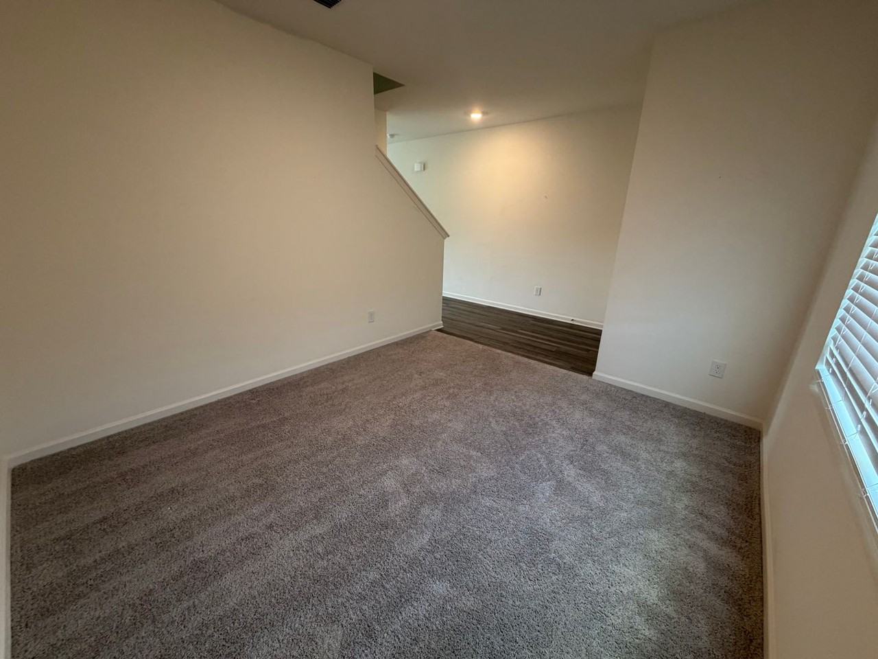 303 Hyde Park - Photo 4 of 23