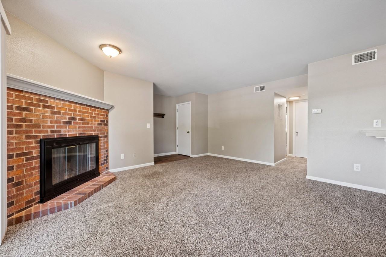 701 Canyon Dr - Photo 5 of 18