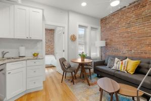 featured image of 15 Snow Hill St