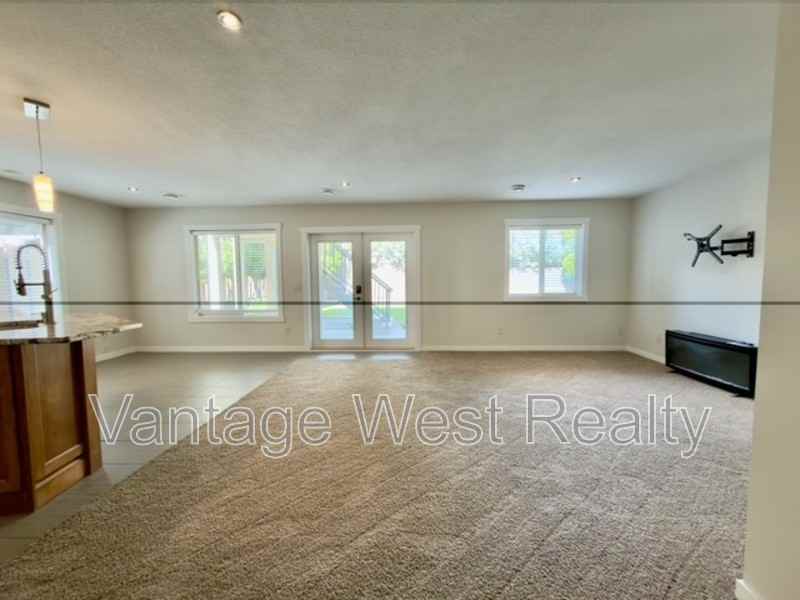 2861 Auburn Rd - Photo 6 of 15