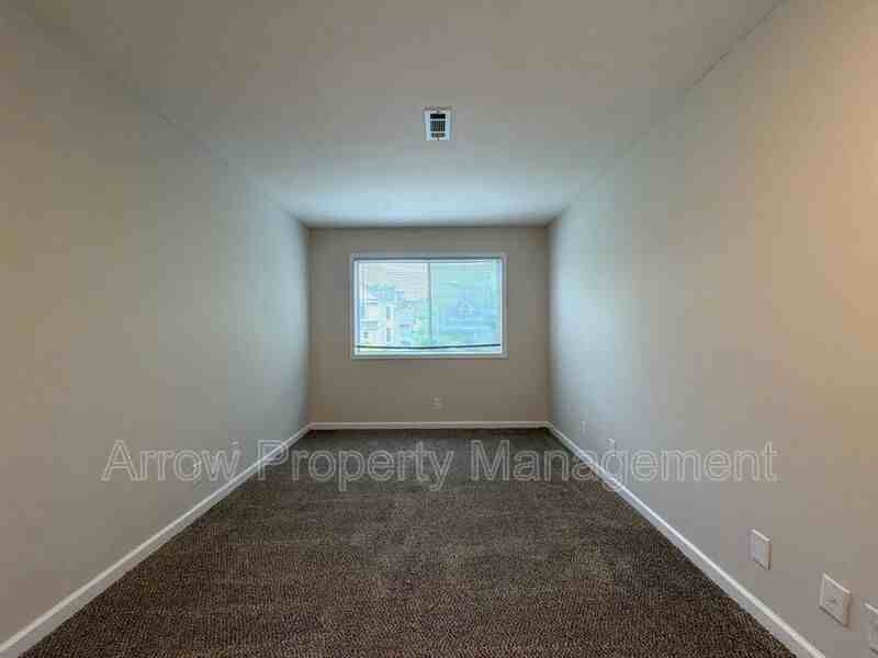 1111 E St #7 - Photo 2 of 8