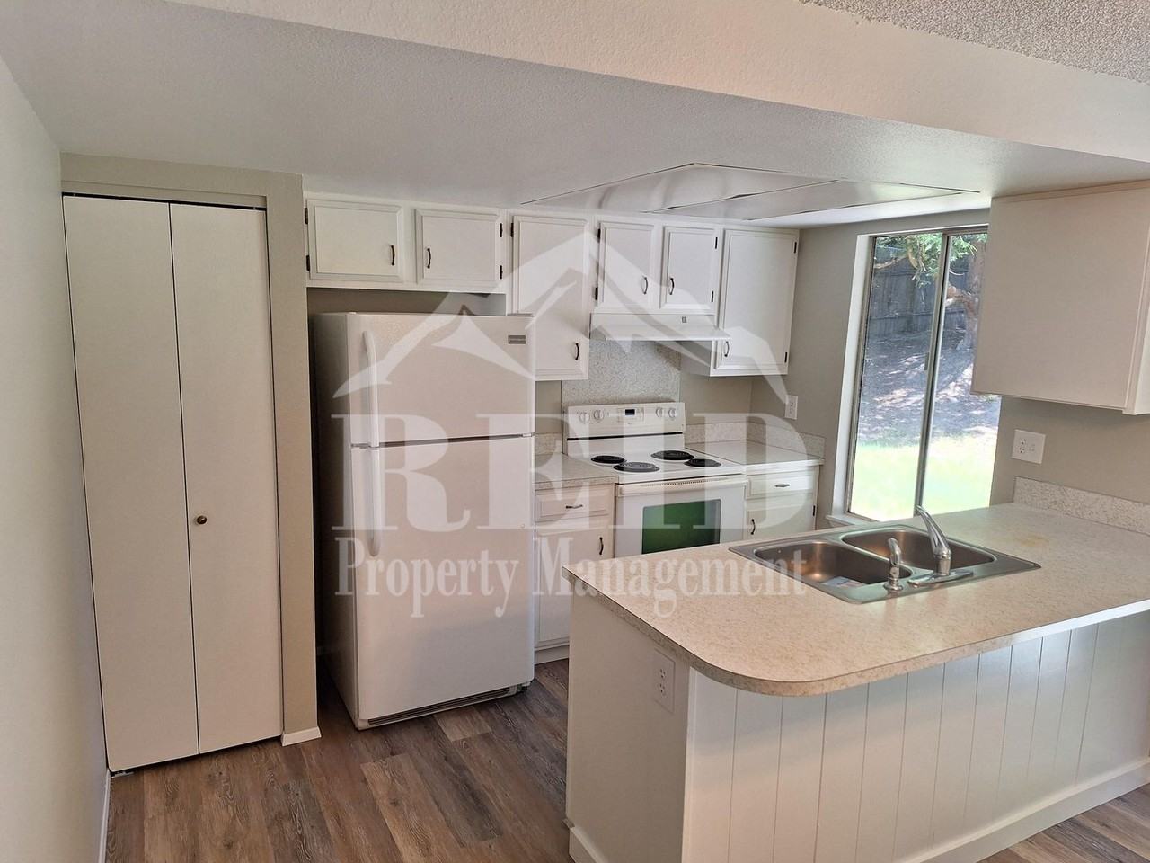 265 Ne Silver Pine Dr - Photo 4 of 23