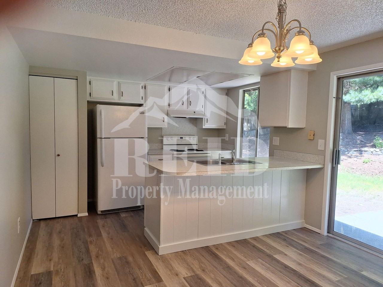 265 Ne Silver Pine Dr - Photo 5 of 23