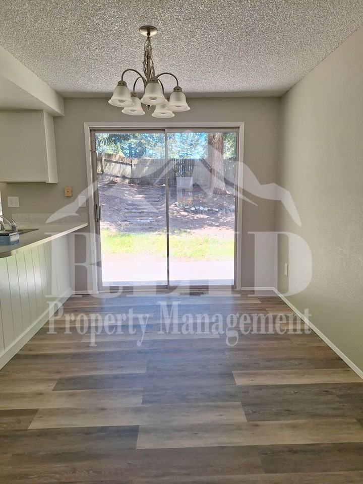 265 Ne Silver Pine Dr - Photo 6 of 23