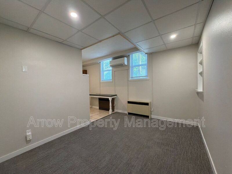 411 7th St - Photo 3 of 7