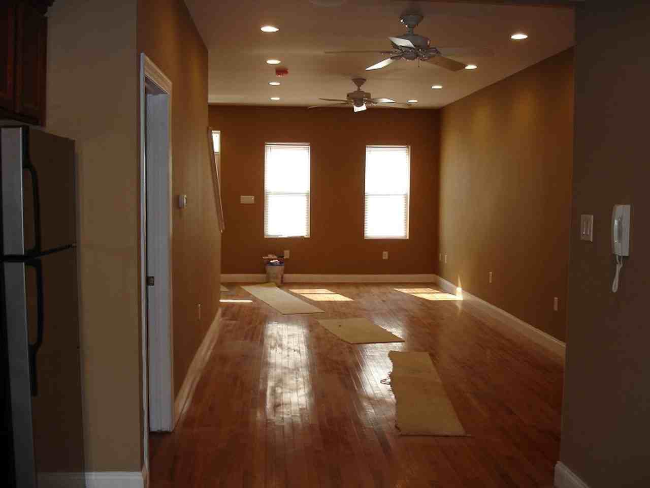 1321 S 32nd St - Photo 2 of 7