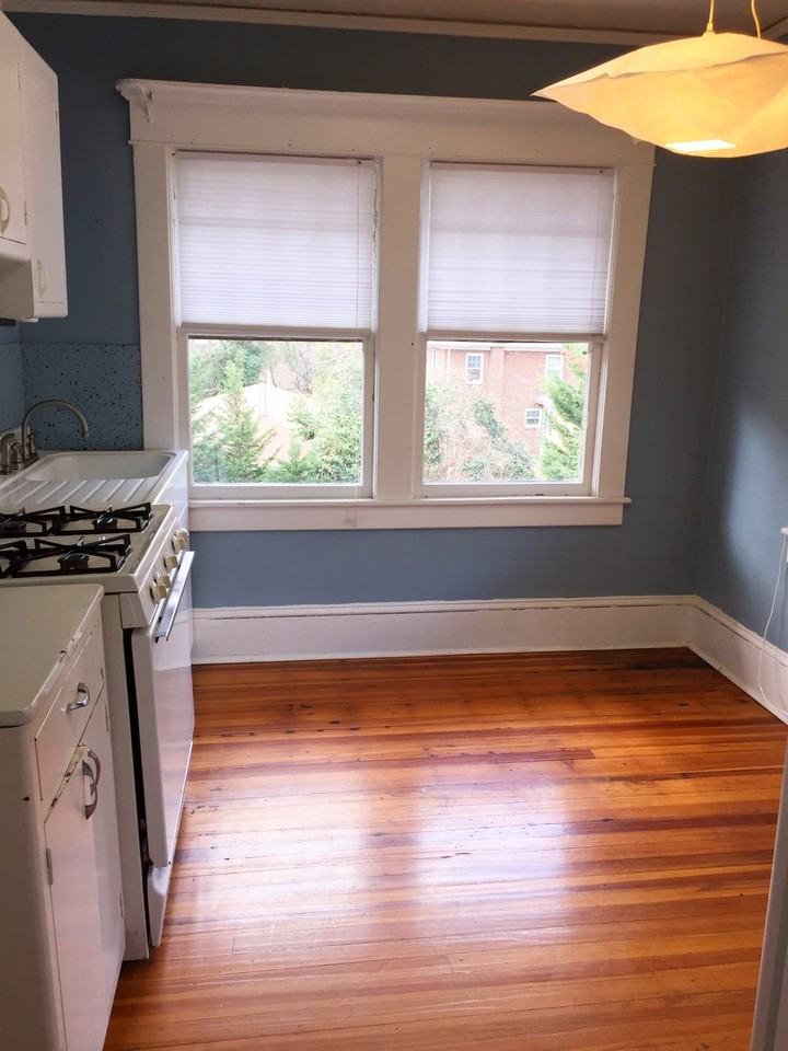 218 Tate St #2 - Photo 3 of 8