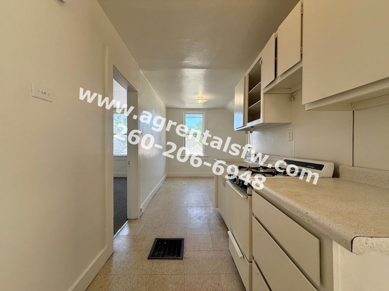 412 Nussbaum Ave - Photo 3 of 12