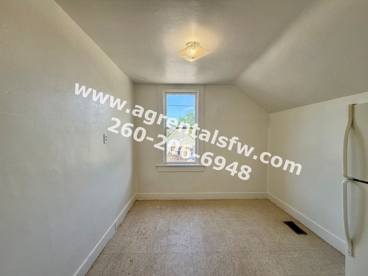 412 Nussbaum Ave - Photo 5 of 12
