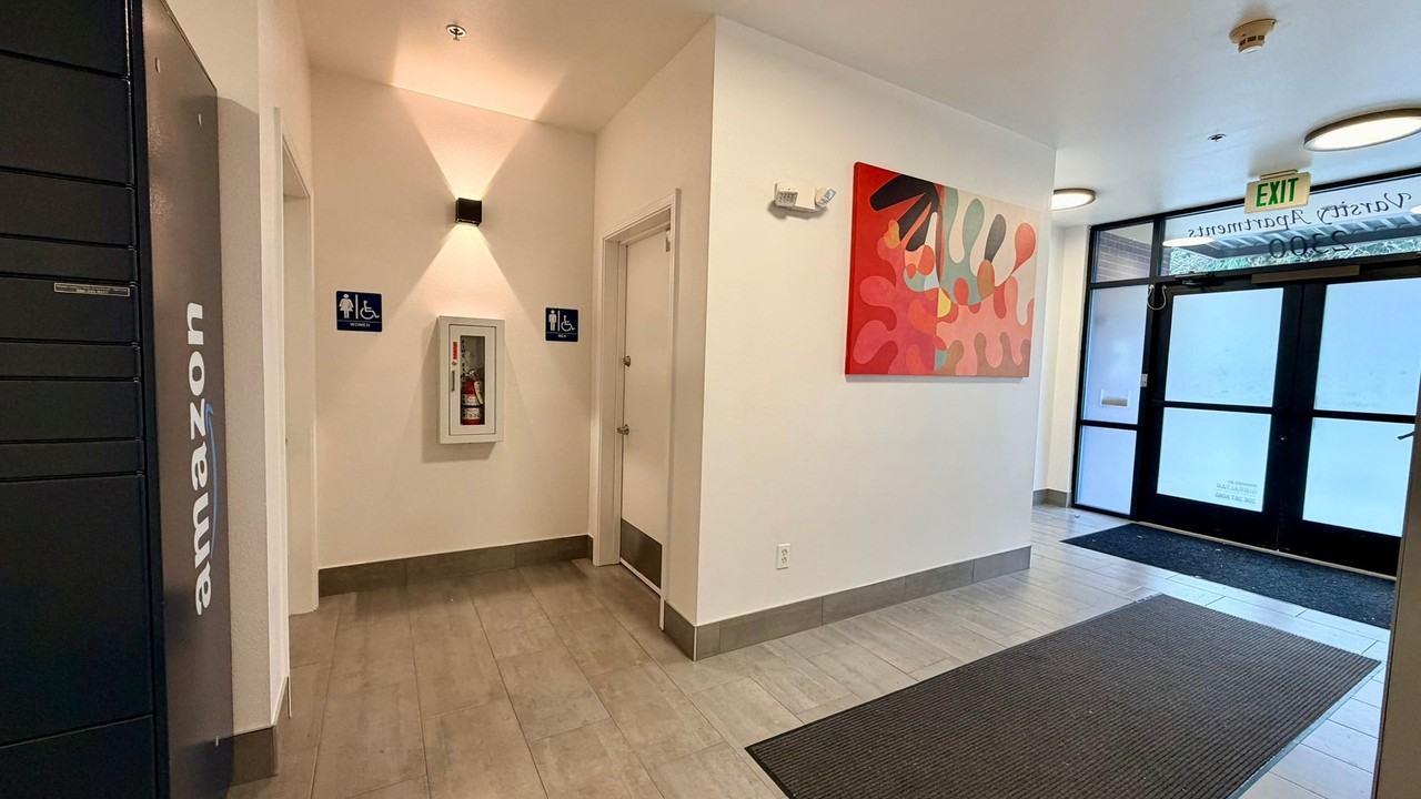 Varsity I Apartments - Photo 6 of 7