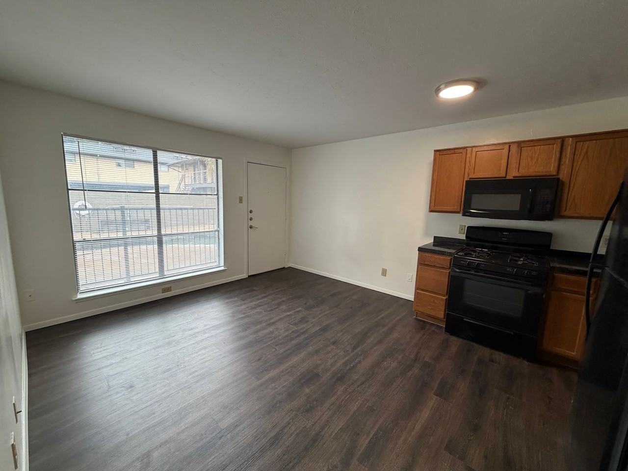 4107 Avondale Ave - Photo 2 of 8