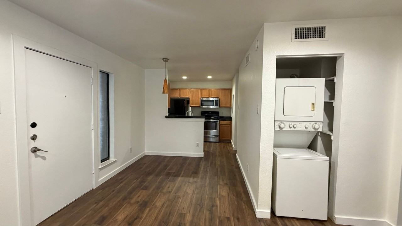 4125 Avondale Ave - Photo 2 of 12