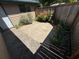 featured image of 3232 Ne Lancaster St #1