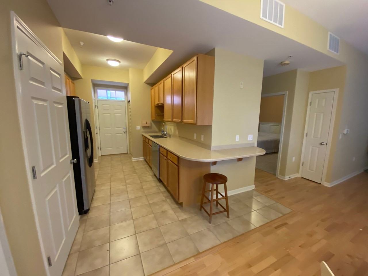 510 N Midvale Blvd - Photo 3 of 11