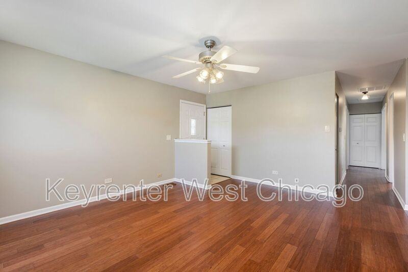 1756 Gilberto St - Photo 6 of 21