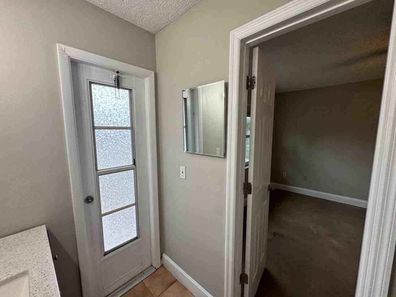 1199 Lawrence Ave - Photo 6 of 22