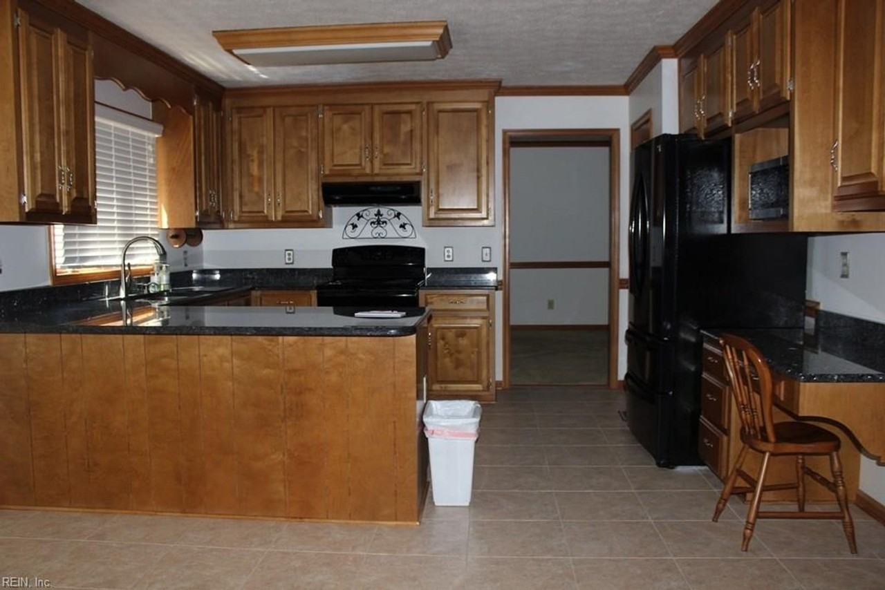417 Burnham Pl - Photo 6 of 21