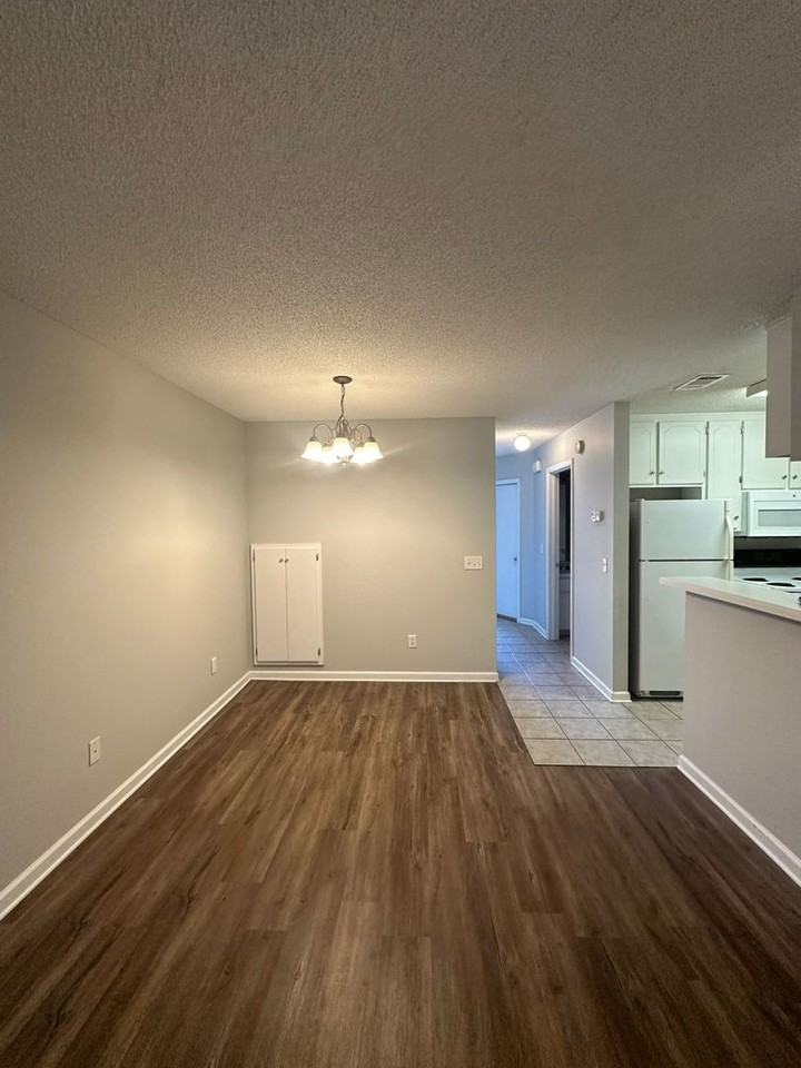 118 S Springview Dr - Photo 7 of 25