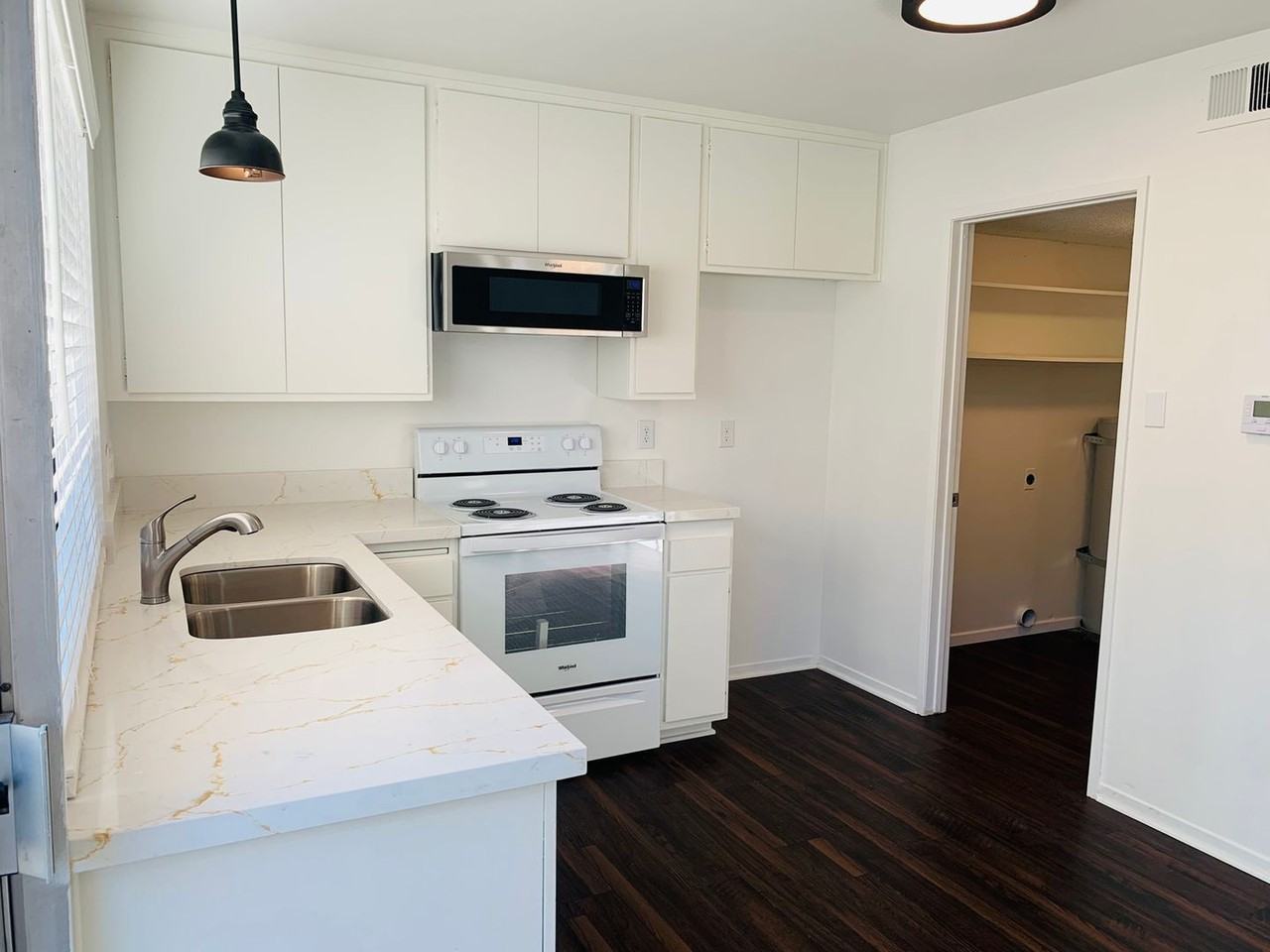 589 Rio Grande Cir - Photo 4 of 13